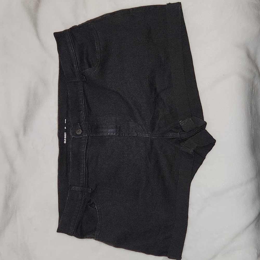 Old Navy Mid-Rise Black Jean Shorts (Size: 20)
